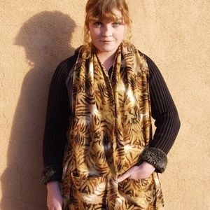Kangaroo Pocket Scarf Tiger Baby
